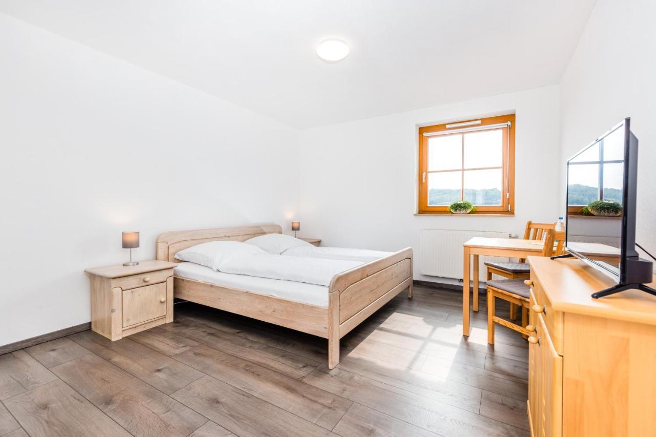 Der Bradler Bed & Breakfast Ebhausen Eksteriør bilde